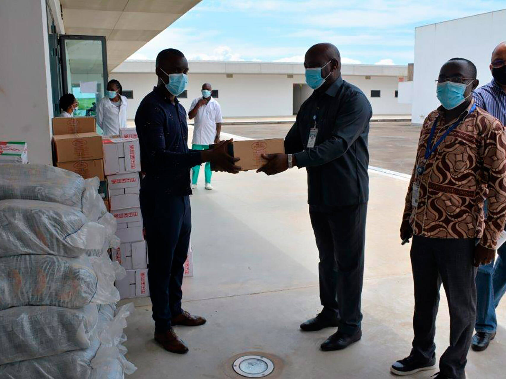 Porto de Luanda solidariza-se com toxicodependentes